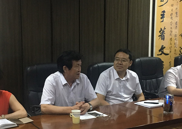 7月8日，省律协企业法律顾问专业委员会贯彻甘肃省第十三次党代会精神座谈会在兰州召开，省律协副会长、委员会主任王祖国主持会议。