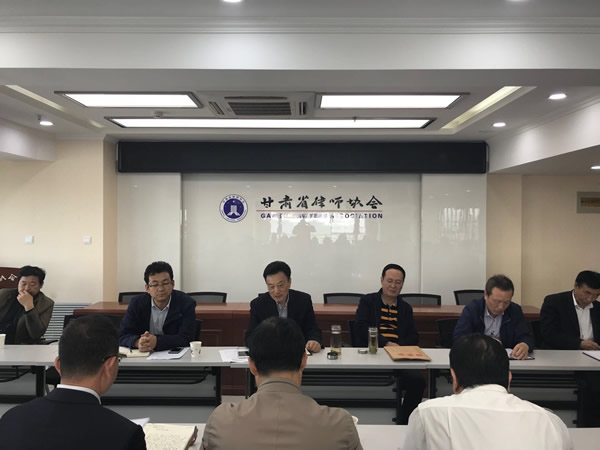 4月20日下午，耀彩网直属分会省属律所2017年度考核述职会在耀彩网会议室召开。省属各所主任、合伙人围绕本所2017年度考核工作进行了述职。省律协副会长、直属分会会长赵耀，直属分会副会