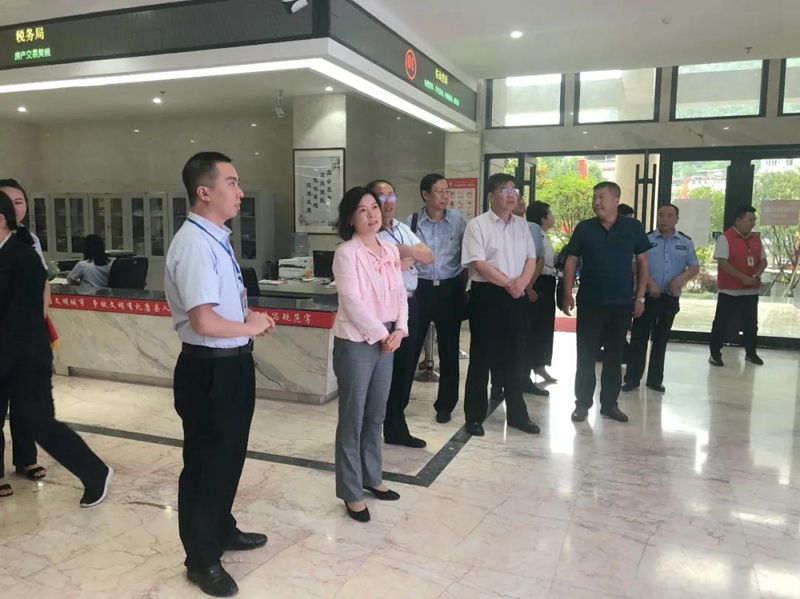 7月21日至24日，甘肃省司法厅党委委员、副厅长焦旭红带领厅立法三处和科技与信息化工作处相关人员，赴陇南市重点就司法行政基层基础建设、人民调解与矛盾纠纷化解、证明事项告知承诺制等工作进行调研。