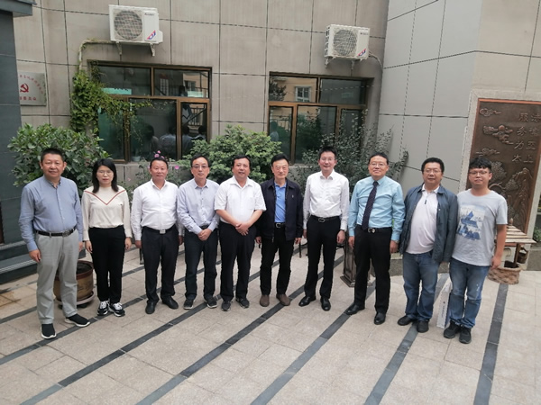 9月8日下午，安徽省律师协会副会长张晓健一行6人莅临甘肃考察交流。省律协副会长赵耀、王祖国，省律协秘书长张维武、副秘书长赵庆华陪同考察。