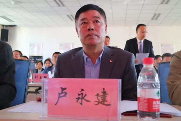 秋凉未及，夏山如碧。酒泉市首届律师辩论赛（决赛）于2020年9月19日在肃州区金泉路社区成功举办。  本次辩论赛以“明理辩法 勇担使命”为主题，由酒泉市司法局、酒泉市律师协会主办，嘉峪关市律师协会和酒