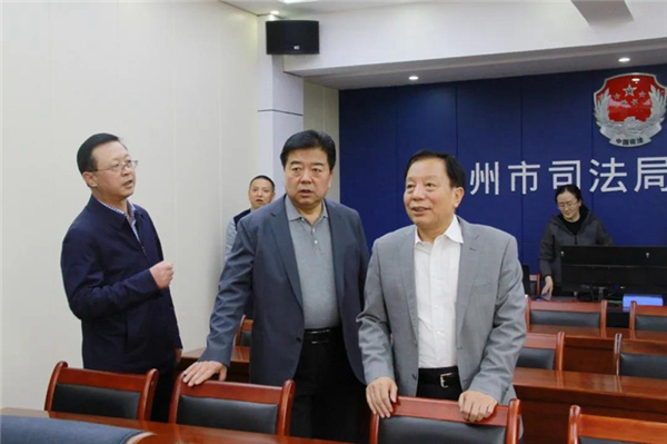 3月23日下午，甘肃省司法厅党委书记、厅长牛纪南前往兰州市调研指导司法行政系统队伍教育整顿工作，兰州市委常委、市委政法委书记杨金泉陪同调研。