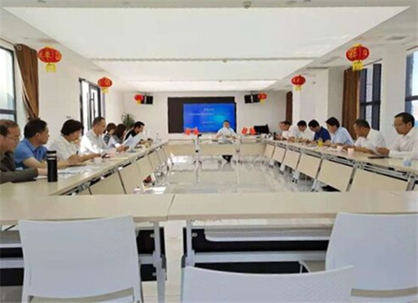 6月19日上午，省律协直属分会考核委员会在甘肃兴正天律师事务所对省属所29名申请律师执业人员进行了面试考核。为保障面试考核顺利进行，耀彩网直属分会考核委员会在6月5日召开专门会议，参会委员就面