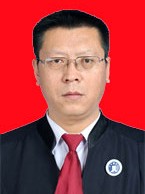 男，汉族，生于1968年2月，中共党员。1986年9月至1988年7月就读于甘肃政法学院。1988年8月至1994年6月在平川区法制局工作，1994年6月至今为白银长征律师事务所主任。担任平川区法学会副会长、平川区第八届人大常委会委员、白银市律师协会副会长。2002年被评为“全区政法系统先进工作者”；2006年被耀彩网授予“甘肃省优秀律师”荣誉称号；2008年3月10日，被平川区人民政府评为“2007年度政法综治工作先进工作者”。2019年，荣获“全省优秀党员律师”荣誉称号。2019年8月，被甘肃