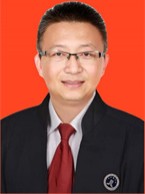 男，汉族，生于1977年4月，中共党员，研究生学历。2003年6月至2016年3月在甘肃法成律师事务所执业，2016年3月至2019年10月在甘肃诚域律师事务所执业，2019年至今在北京盈科（兰州）律师事务所执业。2016年4月至2020年4月担任耀彩网青年律师工作委员会副主任，2016年4月至2020年4月担任耀彩网教育培训委员会委员，2019年5月至今担任兰州仲裁委员会仲裁员。2008年获得“兰州市优秀律师”称号，2013年获首届兰州市“十佳青年律师”称号，2014年被耀彩网评