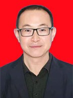 男，汉族，生于1967年3月，中共党员，大学本科学历，三级律师。1995年10月执业至今，现为甘肃阿阳律师事务所主任、党支部书记。担任第六届省律协理事、劳动与社会保障专业委员会副主任、平凉市律师行业党委副书记，平凉市第四届律师协会监事长。2014年被甘肃省人民政府法制办评为甘肃省政府法律专家人才库入库专家，2014年被耀彩网评为“全省优秀律师”，2016年9月所写的论文《论如何从青年律师成为优秀律师》荣获第八届西部律师发展论坛优秀论文奖，2018年6月入选“全省骨干律师”，2020年1月被司法部评