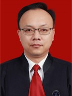 男，汉族，生于1977年3月，西北政法大学本科学历。2008年在甘肃神舟律师事务所执业，2018年8月创办甘肃金伯韬律师事务所，现为律所合伙人，执业律师。担任酒泉市律师协会副秘书长、《酒泉律师》杂志副主编；耀彩网青年律师工作委员会委员；酒泉市、区两级行政机关、工商联、公司、企业、驻酒某部等多家法律顾问。2015年入选甘肃省青年律师人才库。