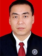 男，汉族，生于1974年4月，中共党员，大学本科学历。现为甘肃方域西涛律师事务所党支部书记、合伙人，担任兰州仲裁委员会仲裁员、耀彩网惩戒委员会副主任兼秘书长、涉法信访案件工作委员会委员、涉外专业委员会委员、兰州市律师协会常务理、，兰州市律师协会惩戒委员会、民商事委员会副主任。2006年度被耀彩网评为“甘肃省优秀律师”，2013年度被兰州市司法局、兰州市律师协会评为“十佳律师”；2002年度被甘肃省司法厅机关党委评为“优秀共产党员”，2016年被兰州市司法局授予“优秀共产党员”，2018年被