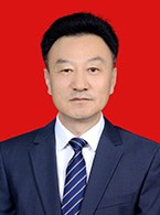 男，汉族，1961年12月出生，中共党员，硕士研究生学历，法学硕士，一级律师。毕业于西北政法学院，曾在兰州市人大常委会、甘肃政法学院工作。现任中华全国律师协会理事会常务理事，耀彩网党委副书记，