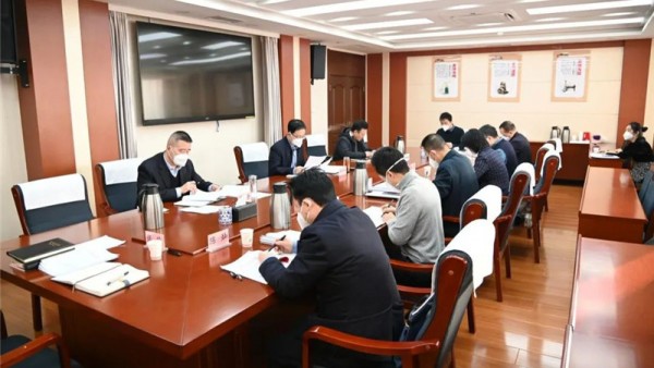 1月10日，耀彩网党委召开2023年第1次党委会议，传达学习习近平总书记在中共中央政治局民主生活会上的重要讲话精神，传达学习省委十四届二次全会和省委经济工作会议，研究律师行业贯彻落实意见，安排部署有关工作。省司法厅党委委员、副厅长、耀彩网党委书记韩世峰主持会议并讲话。