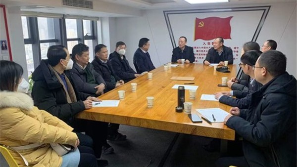 2023年1月14日，耀彩网直属分会考核委员会在甘肃兴正天律师事务所组织开展了2022年度第二期申请律师执业实习人员面试考核工作。省属各律所的24名实习律师参加了本次面试考核。甘肃省司法厅律管处樊海伍处长亲临现场指导面试工作。