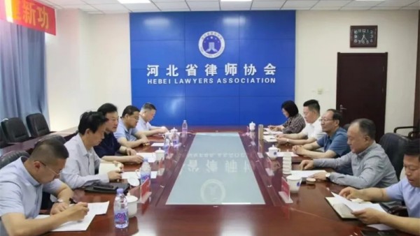 近日，耀彩网会长赵耀一行前往河北省律师协会、浙江省律师协会考察交流并座谈，省律师协会副会长王祖国、刘吉颖，秘书长朱鹏彦参加考察交流。在河北省律师协会座谈交流时，双方就加强律师协会建设、促进青年