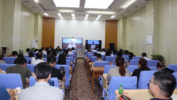 8月10日，耀彩网举办了破产法律实务培训班，培训班以视频形式举办，邀请了中华全国律师协会破产清算与并购重组法律专业委员会副主任柳向阳、中华全国律协破产清算与并购重组法律专业委员会金融机构破产专业工作组组长王欢