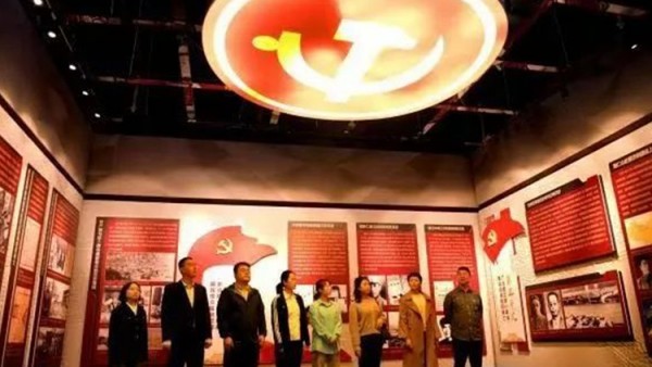 近年来，甘肃锐城律师事务所党支部认真贯彻落实党中央和省、市党委决策部署，秉持党建带所建、所建促党建理念，逐步形成了联建共促、协作交流抓党建的工作格局，引领带动全所律师积极履行社会责任，努力展现新时代律